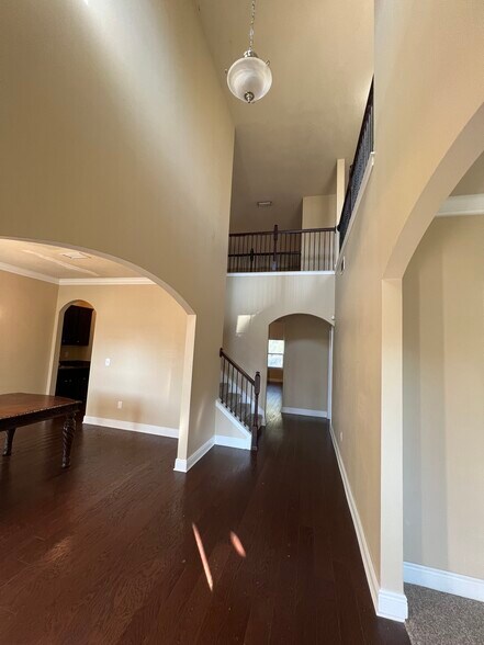 Building Photo - 68 Hemingway Ln