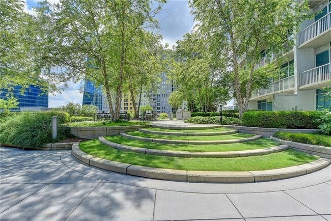 Building Photo - 44 Peachtree Pl NE