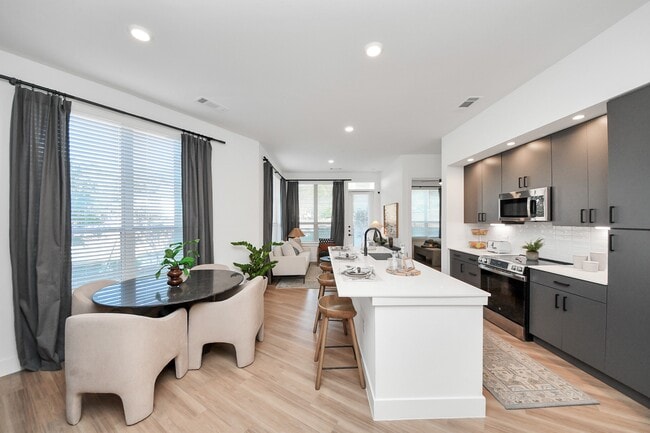 Building Photo - 15635 Memorial Dr