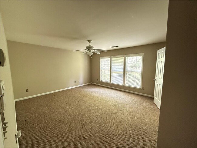Building Photo - 6535 Whirlaway Dr