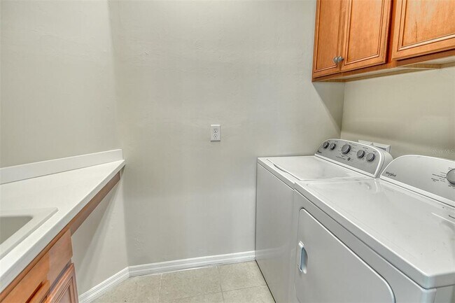 Building Photo - 19365 Rizzuto St