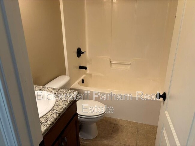 Building Photo - 5982 Ivy Ridge Dr