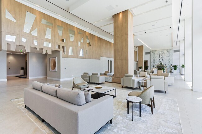 Building Photo - 220 Lake Shore Dr