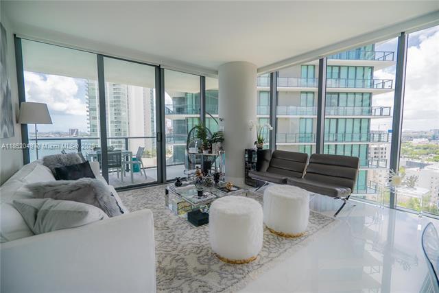 Building Photo - 650 NE 32nd St