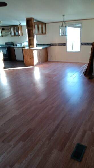 Building Photo - 20331 Mountaindale Dr