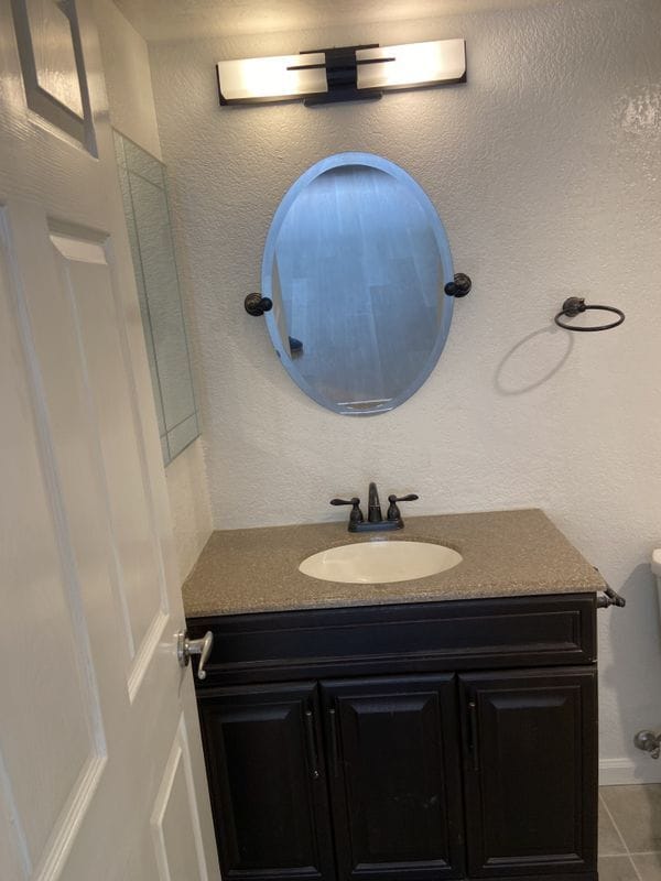 Building Photo - 10920 Moorpark