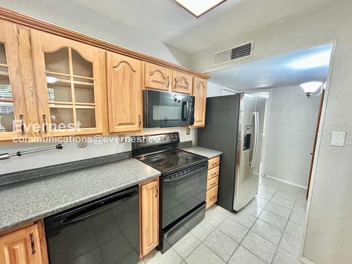 Building Photo - 2992 Harbinger Ln