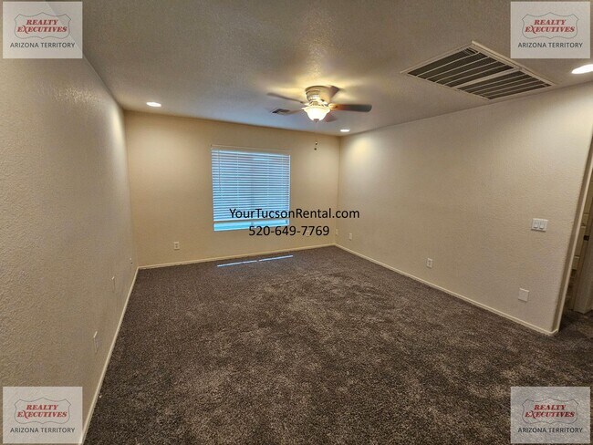 Building Photo - 3/2 & a Loft, AC off of River Road near Oracle Road