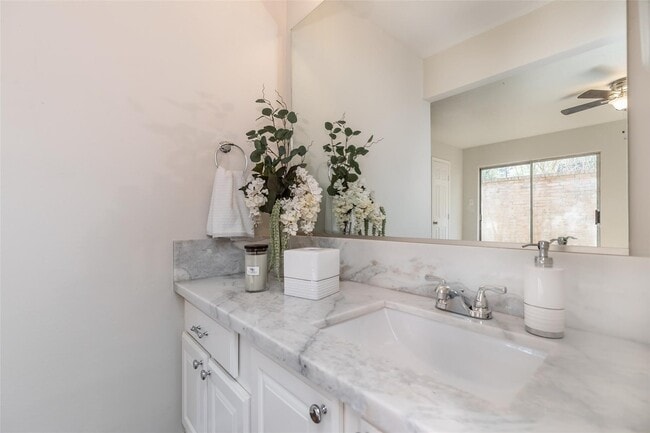 Building Photo - 46 N Deerfoot Cir
