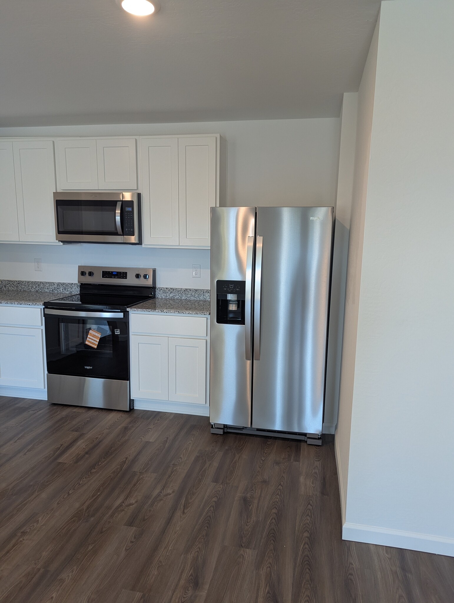 Building Photo - 729 Dylan Ct