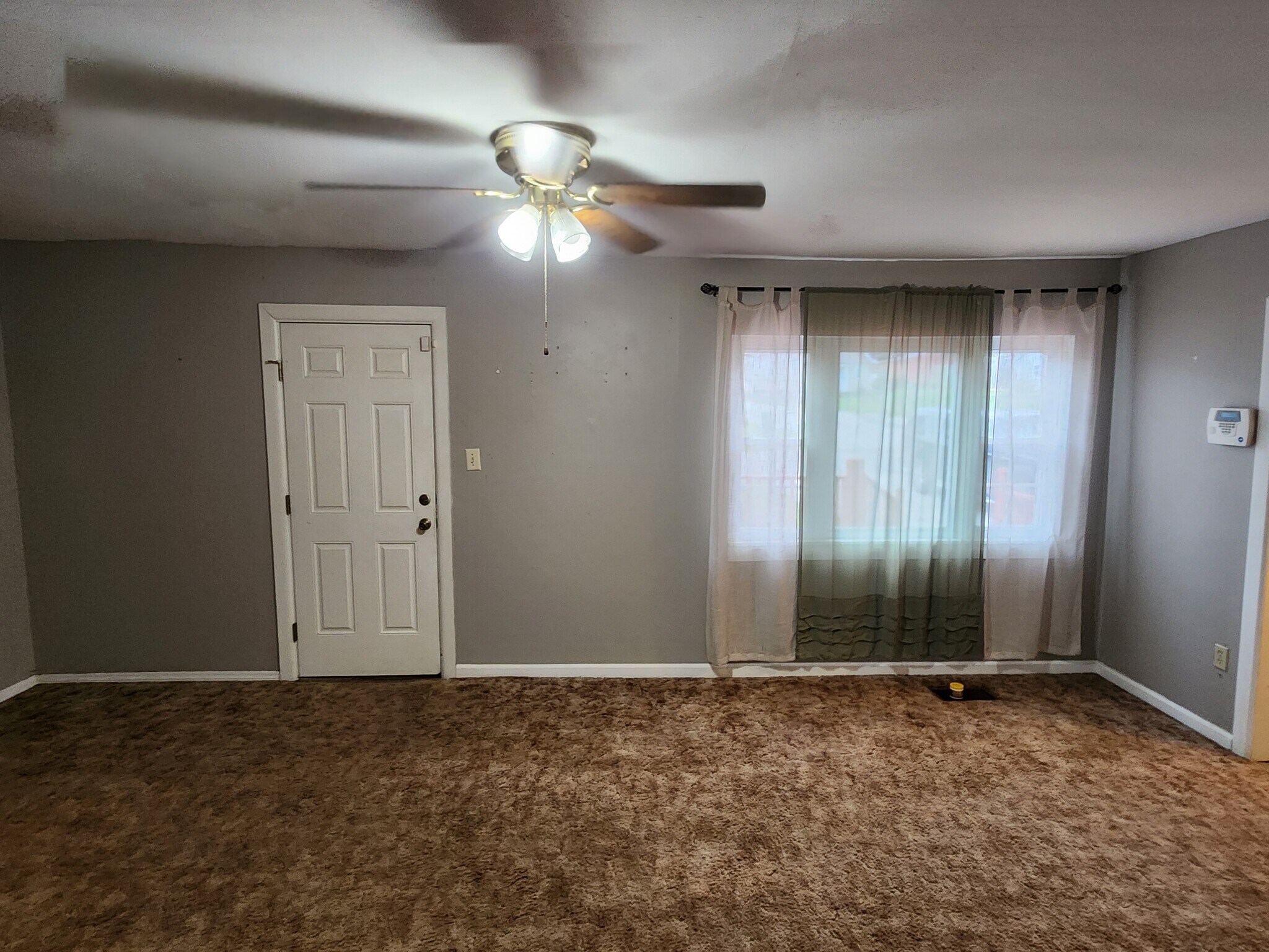 Building Photo - 205 Cedar St