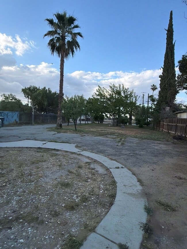 Building Photo - 265 Hudson Dr