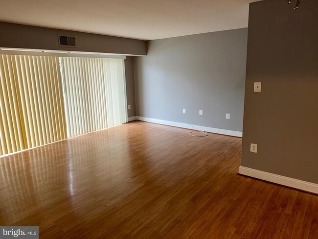 Building Photo - 5215 Newton St