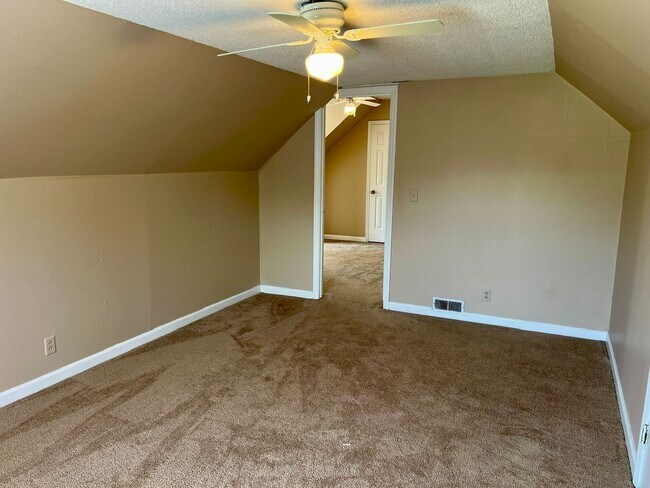 Building Photo - 2563 Carriage Dr