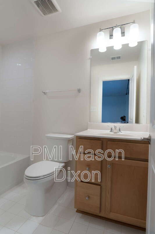 Building Photo - 9105 Fox Stream Way