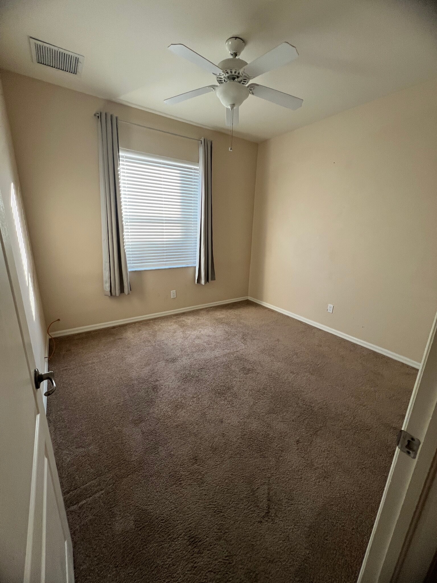 Building Photo - 13988 Village Creek Dr
