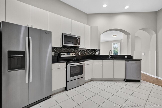 Building Photo - 4948 Fulton St