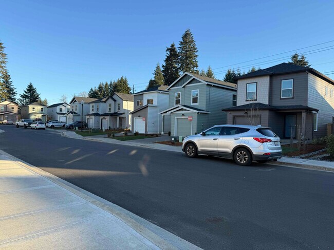 Building Photo - 12022 NE 60th Ave