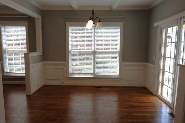 Building Photo - 923 Squires Pt