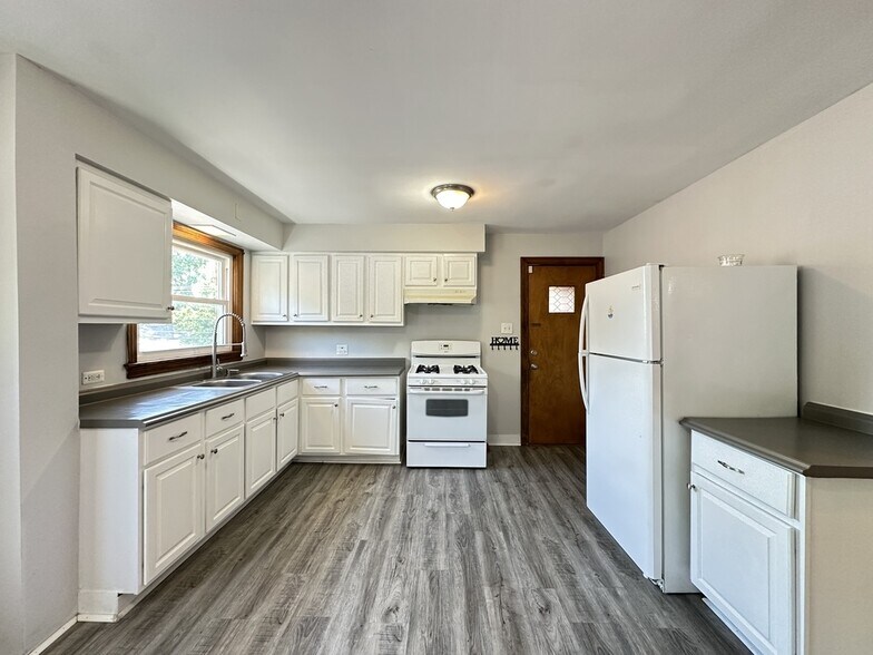 Building Photo - 312 23rd Ave