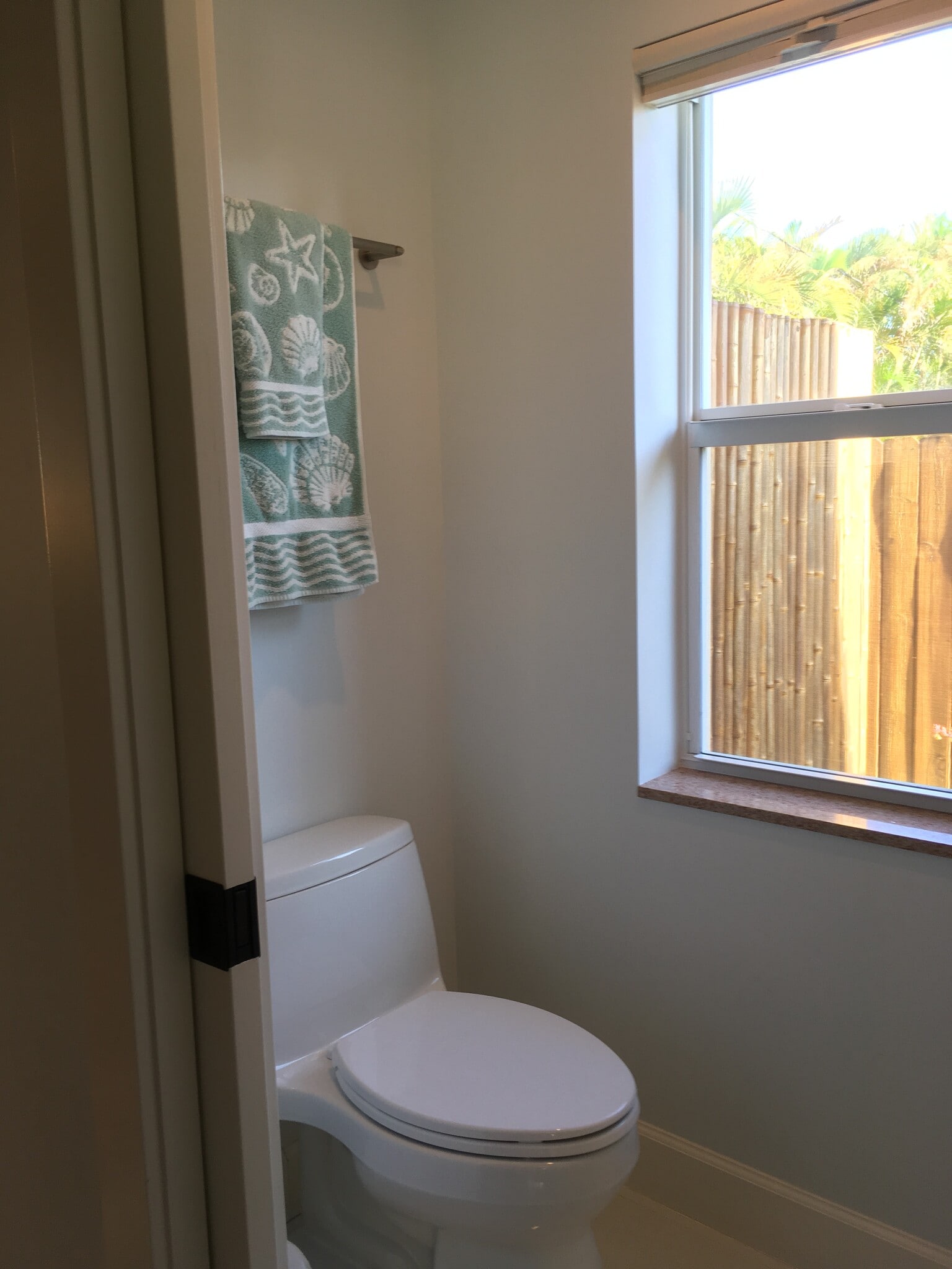 Private toilet area - 2414 Harding St