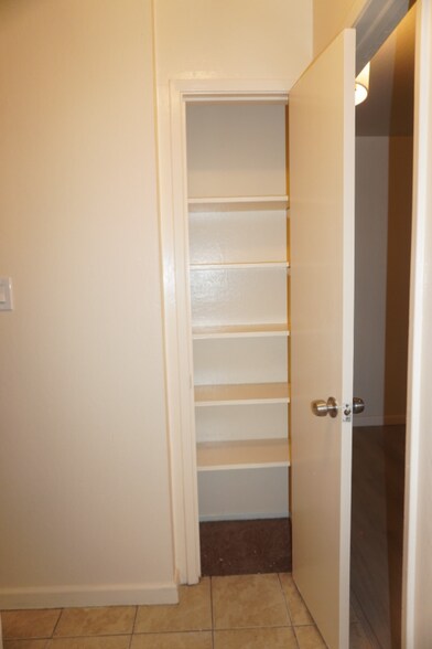 Building Photo - 35 Alan Ct