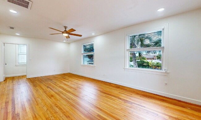 Building Photo - Pristine Neptune Beach Remodel: 2 Blocks to the Sand and Walkable to Everything!