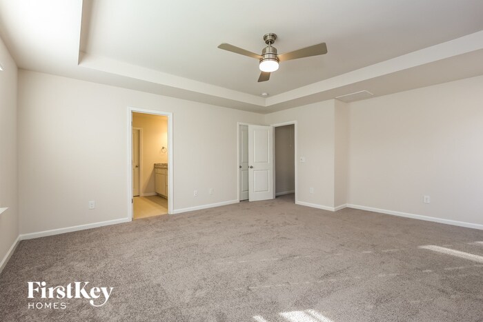Building Photo - 558 Hillpark Ln