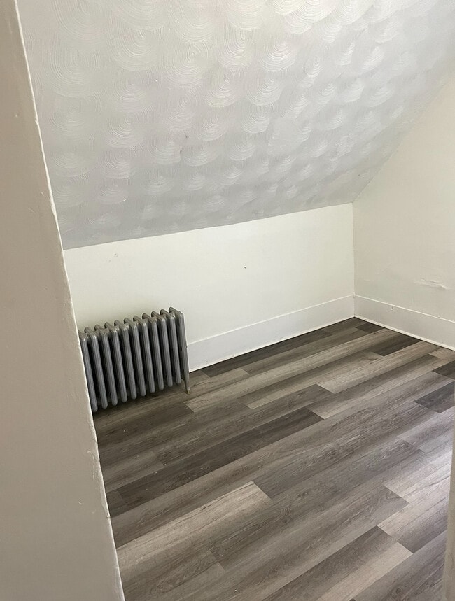 Building Photo - Fuller Properties