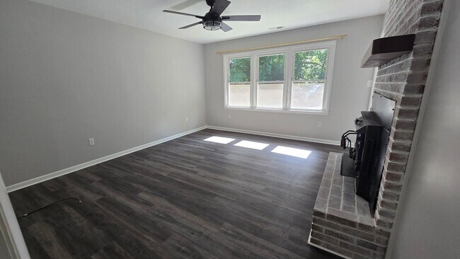 Building Photo - ***Newly Remodeled 3/2 Brick Rancher near WCU***