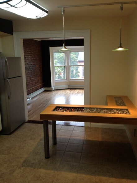 Building Photo - 376 Madison Ave