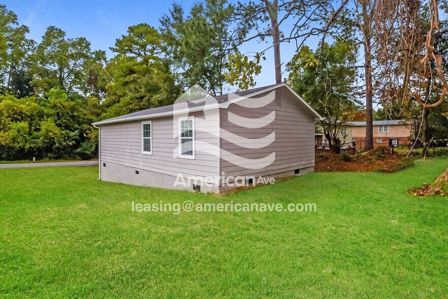 Building Photo - 7254 Pinedale Dr