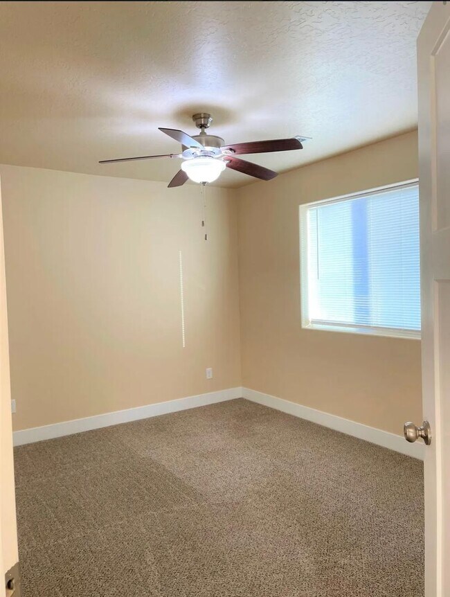 Building Photo - 873 S 110 W