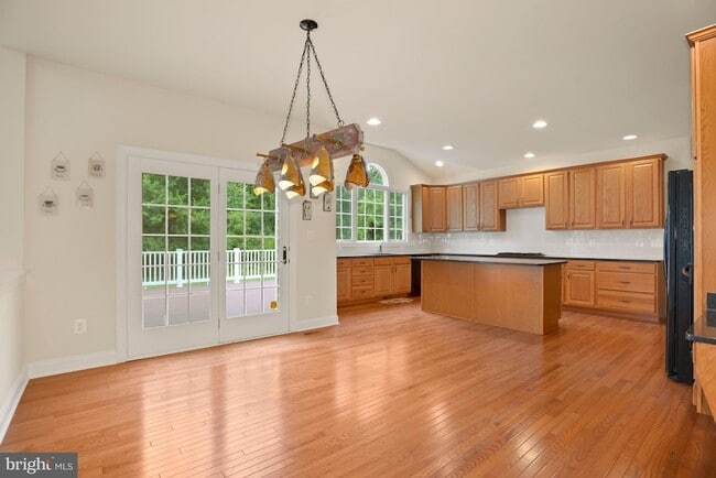 Building Photo - 23353 Lennoxville Way
