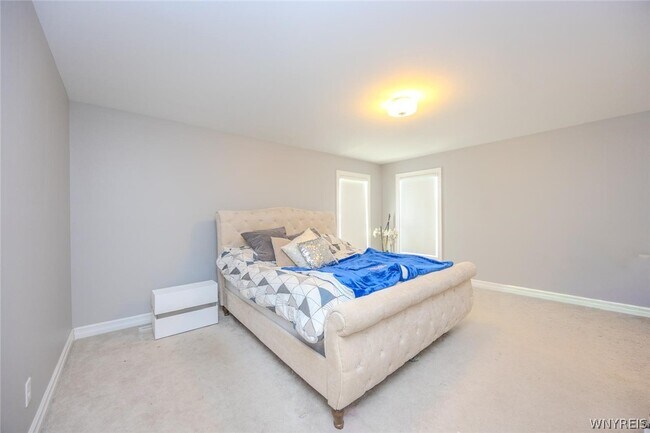 Building Photo - 46 Eagleview Dr