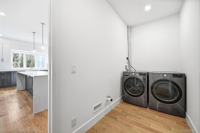 Building Photo - 67 Paulding Ln