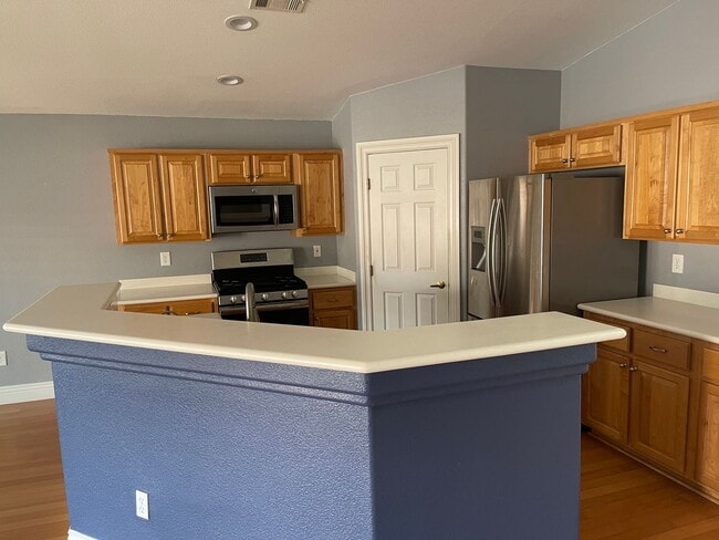 Building Photo - Stunning Single-Story Home with Spa in Gated Community!