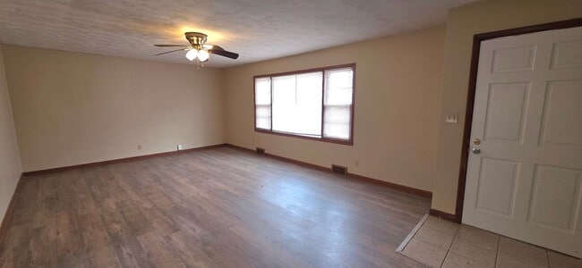 Building Photo - 2 bedroom Home near Mercy Hospital!!  $1095!