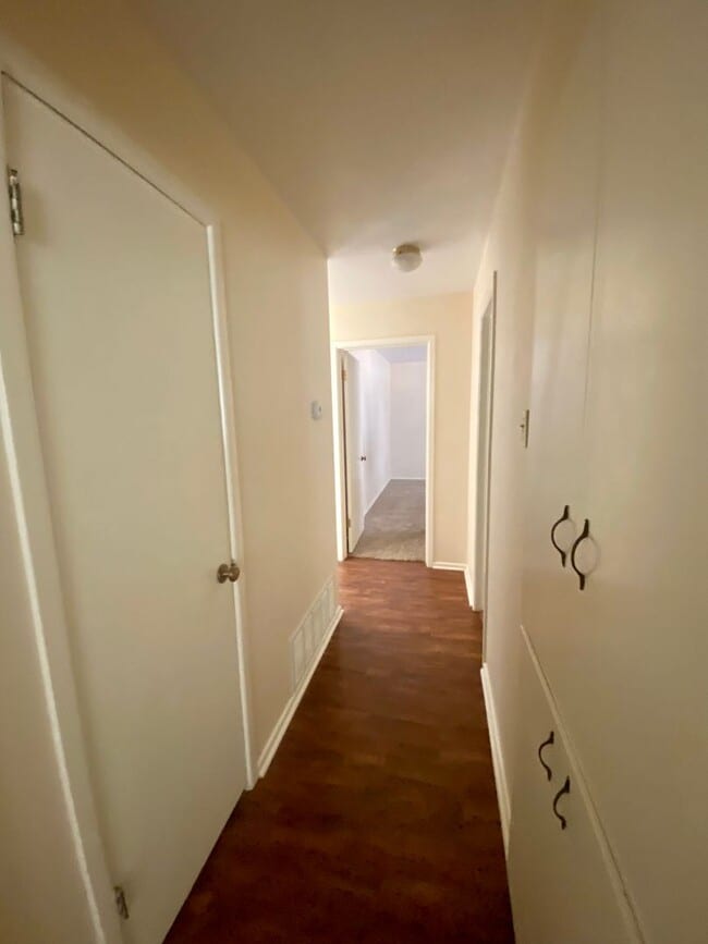 Building Photo - PRE-LEASING JULY.