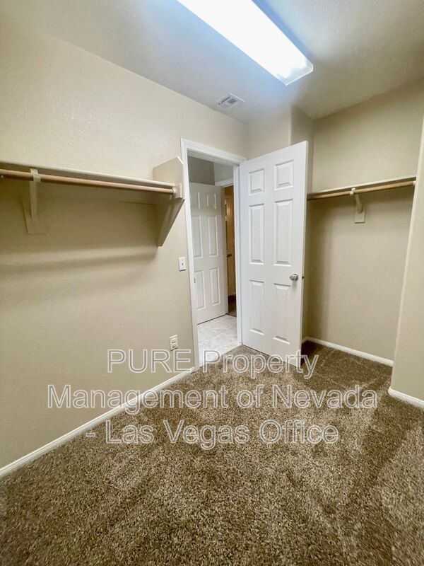 Building Photo - 3528 Laguna Veneta Ave