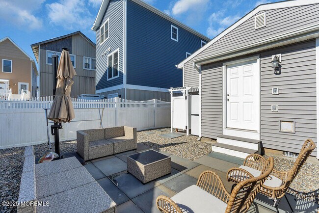 Building Photo - 234 3rd Ave