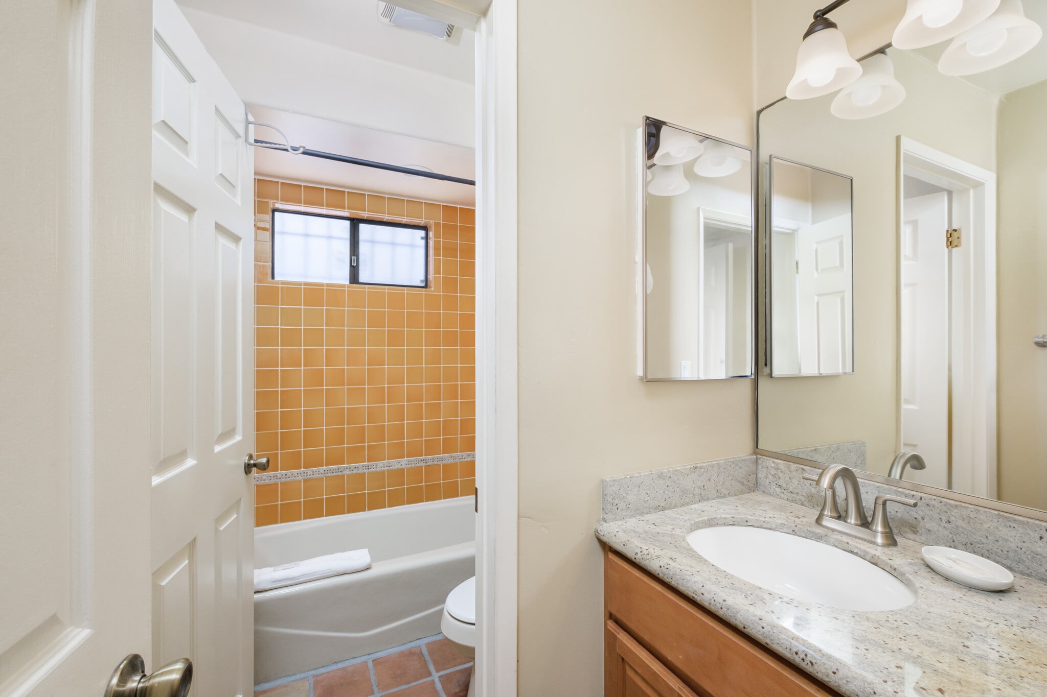 Building Photo - 732 Jersey Ct