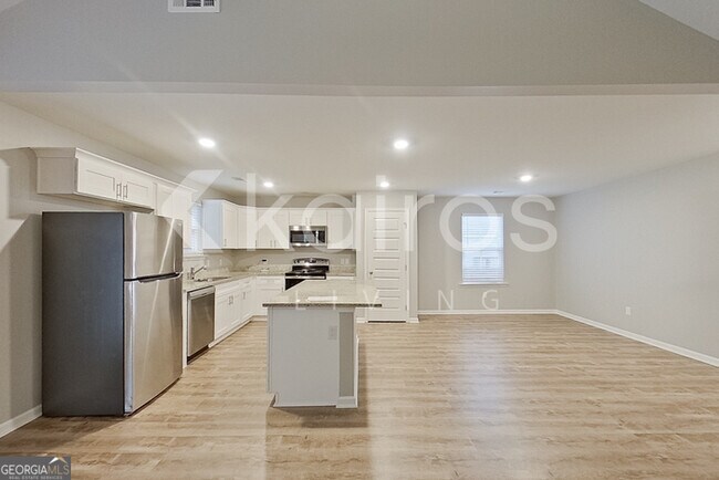 Building Photo - 136 Western Red Cedar Dr