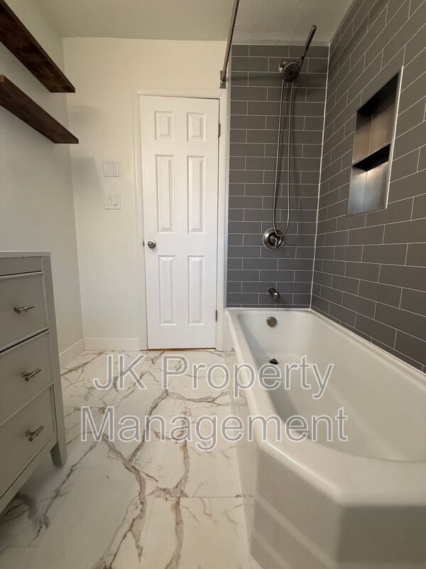 Building Photo - 719 47th St S