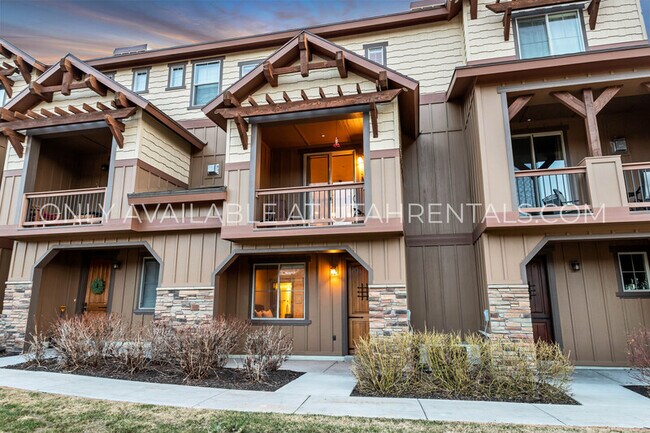 Building Photo - 13412 N Alexis Dr