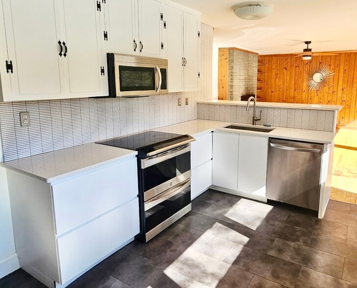 Kitchen - 5313 Penny Rd