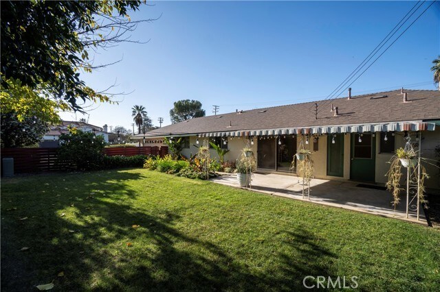 Building Photo - 1483 W Cypress Ave