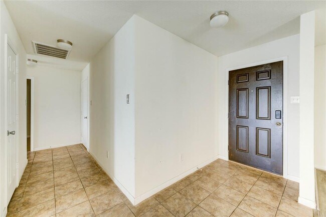 Building Photo - 16003 Peach Bluff Ln