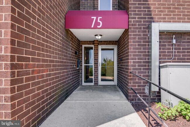 Building Photo - 75 S Reynolds St