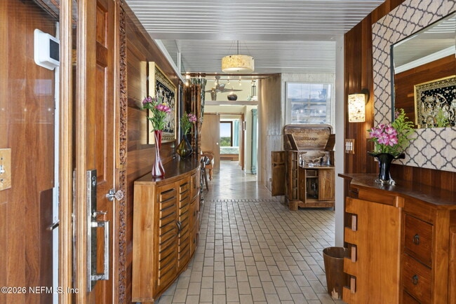 Building Photo - 2337 Seminole Rd